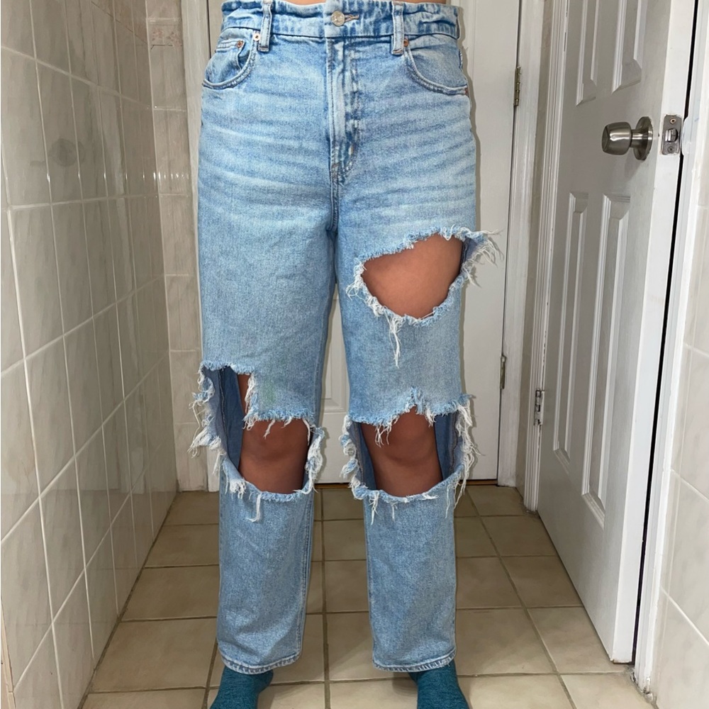American Eagle Straight Leg Ripped Blue Jeans Size 12